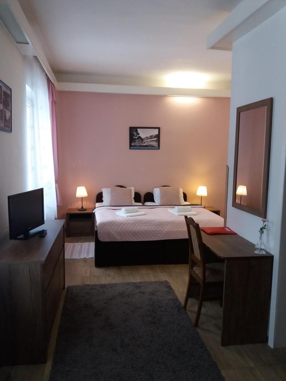 Hotel Dzban Jindrichov Exterior photo